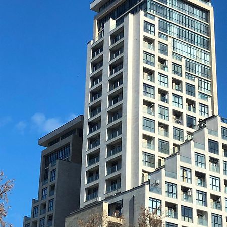 Сдается 3 - Х Комнатная Квартира По Суточно В Центре Тбилиси Exterior foto